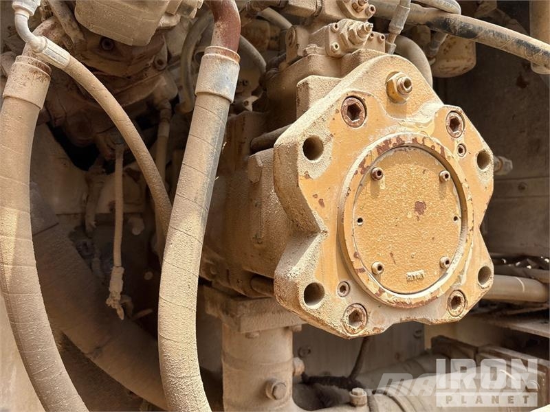 CAT 385B Tracked Excavator حفارات زحافة