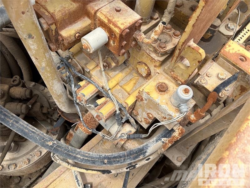 CAT 385B Tracked Excavator حفارات زحافة