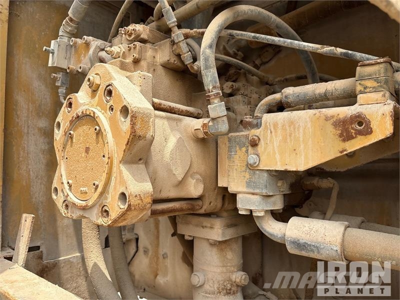 CAT 385B Tracked Excavator حفارات زحافة