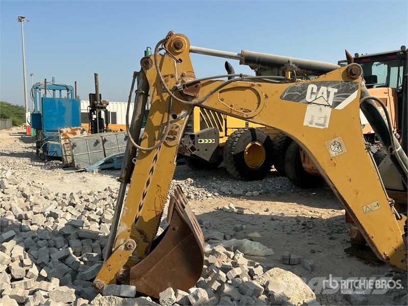 CAT 422E Ekskavaatorlaadurid