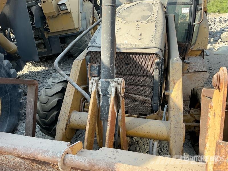 CAT 422E Ekskavaatorlaadurid