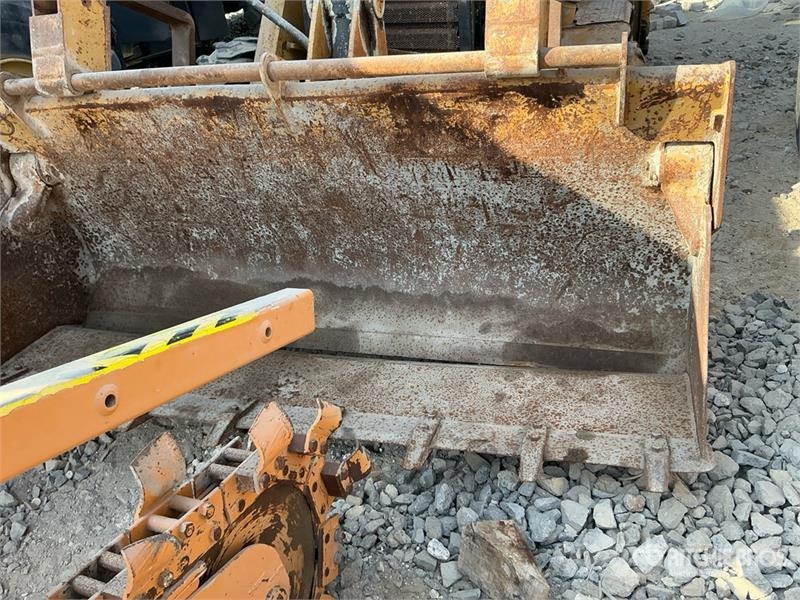 CAT 422E Ekskavaatorlaadurid