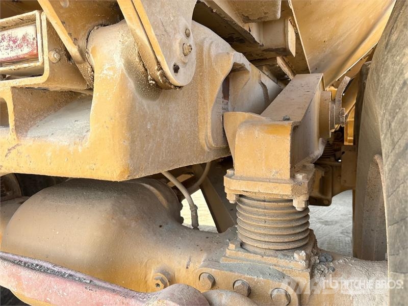 CAT 740 ساحبات مفصلية