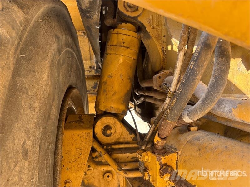 CAT 740 ساحبات مفصلية