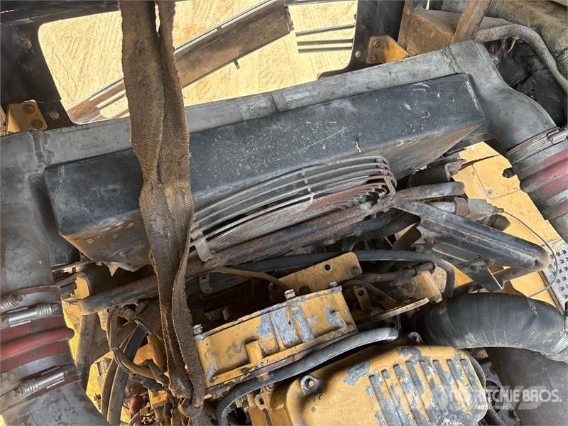 CAT 740 ساحبات مفصلية