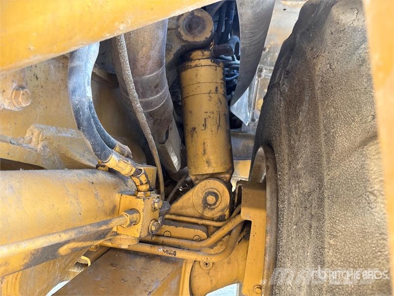 CAT 740 ساحبات مفصلية