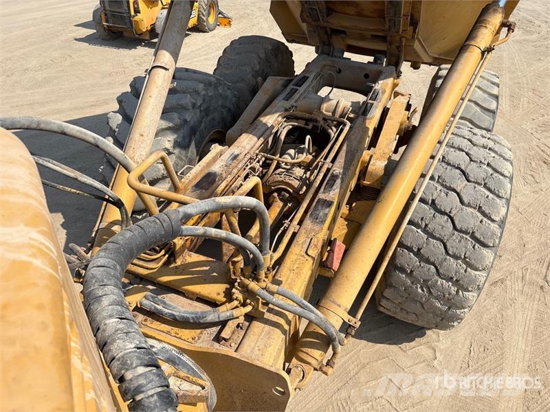 CAT 740 ساحبات مفصلية