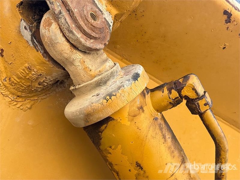 CAT 740 ساحبات مفصلية