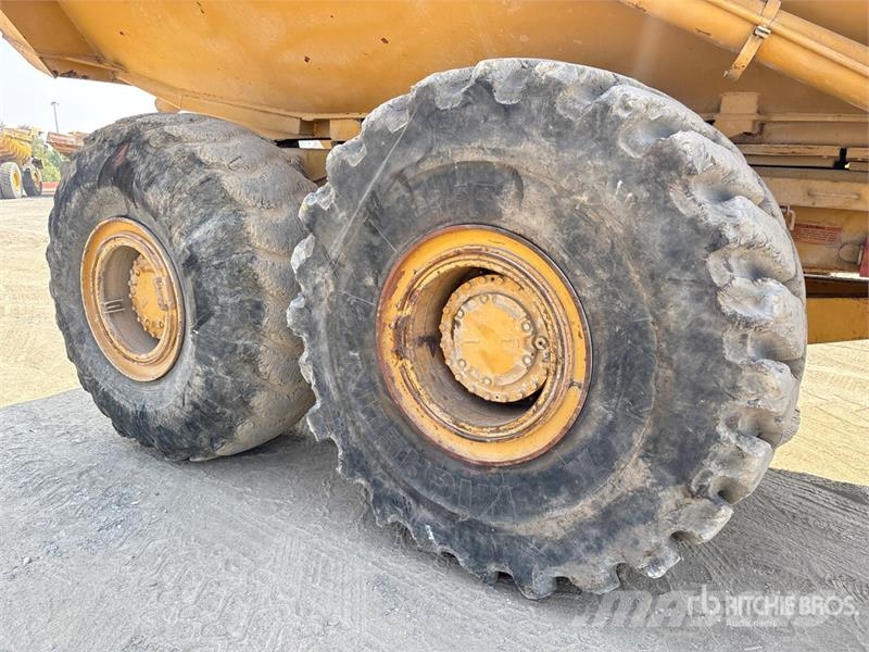 CAT 740 ساحبات مفصلية