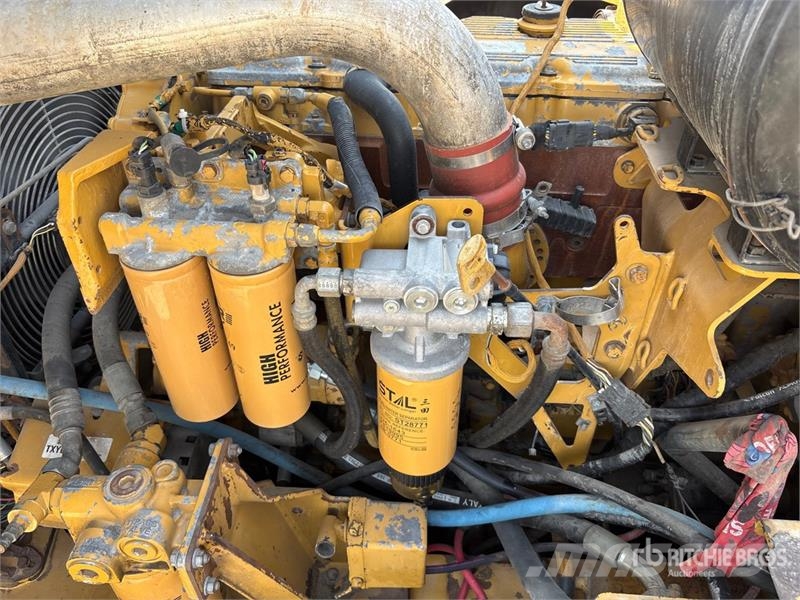 CAT 740B 연결식 홀러