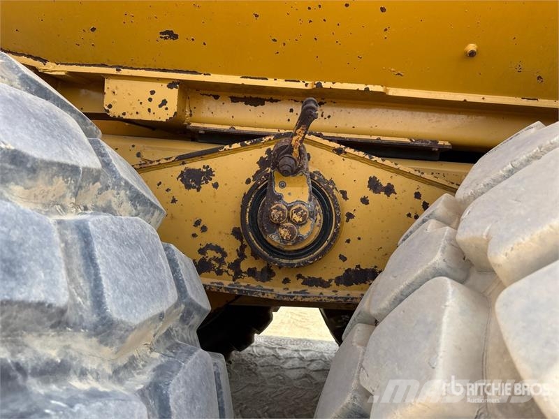 CAT 740B 연결식 홀러
