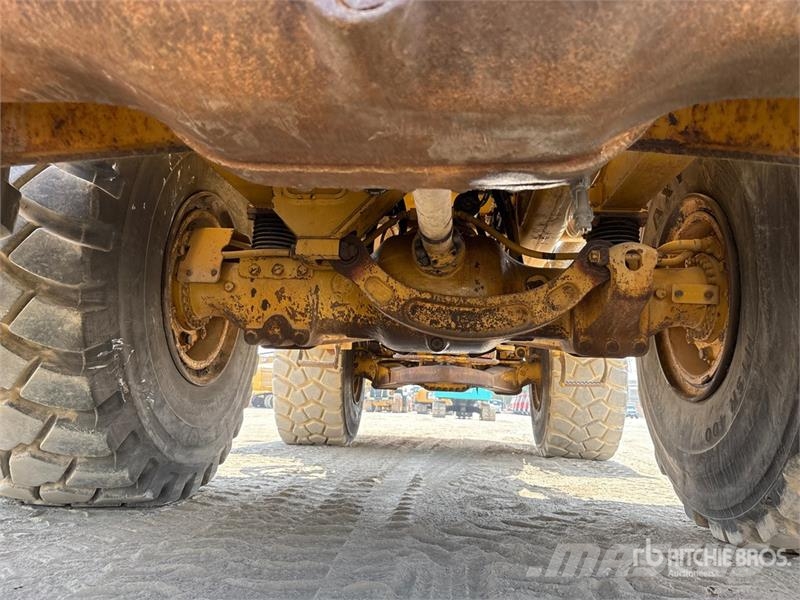 CAT 740B 연결식 홀러
