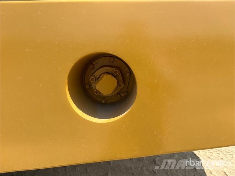 CAT 740B 연결식 홀러