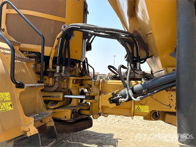 CAT 740B 연결식 홀러