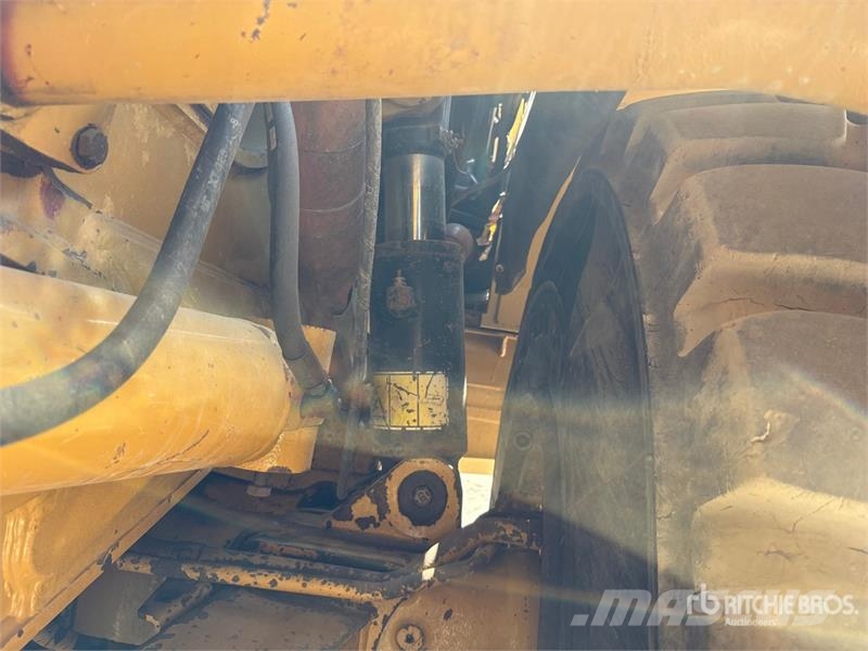 CAT 740B 연결식 홀러