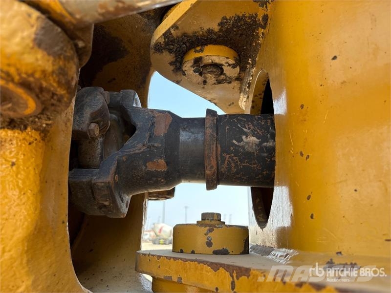 CAT 740B 연결식 홀러