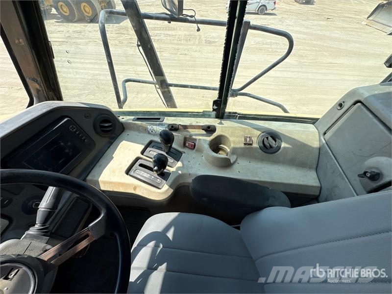 CAT 740B 연결식 홀러