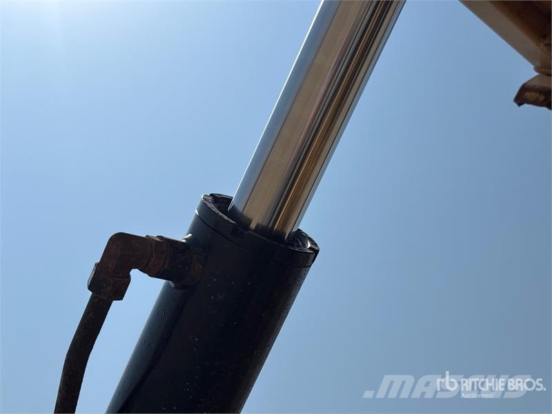 CAT 740B 연결식 홀러