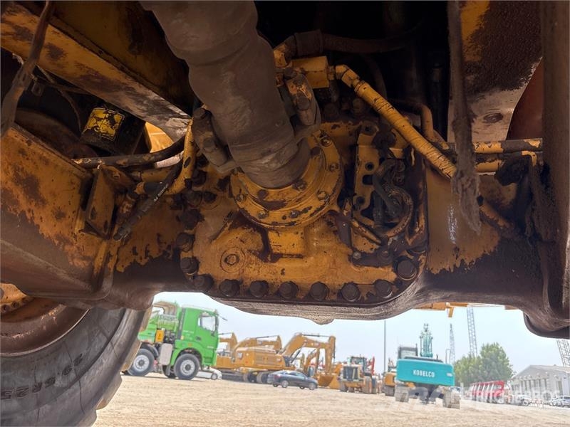 CAT 740B 연결식 홀러