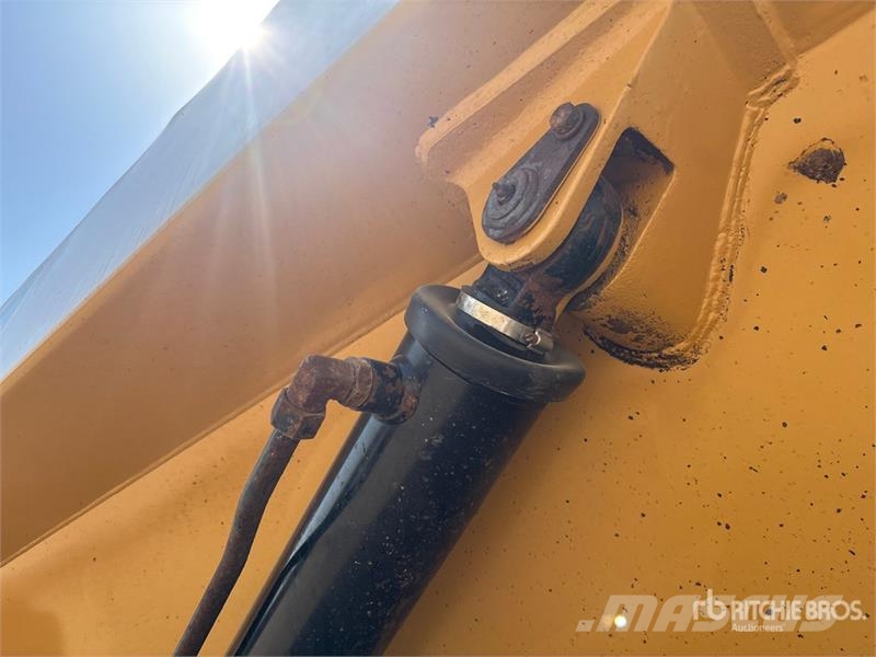 CAT 740B 연결식 홀러