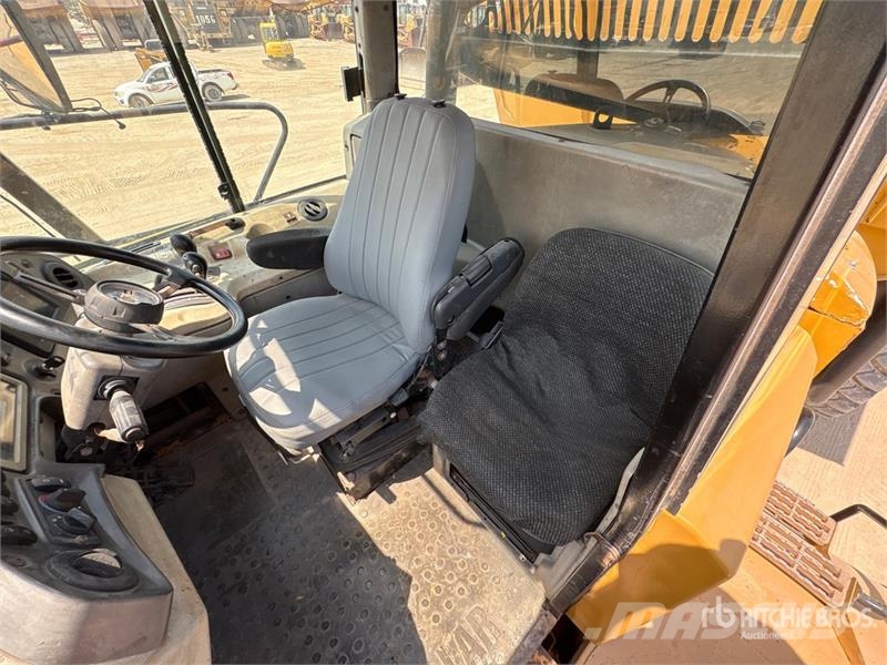 CAT 740B 연결식 홀러
