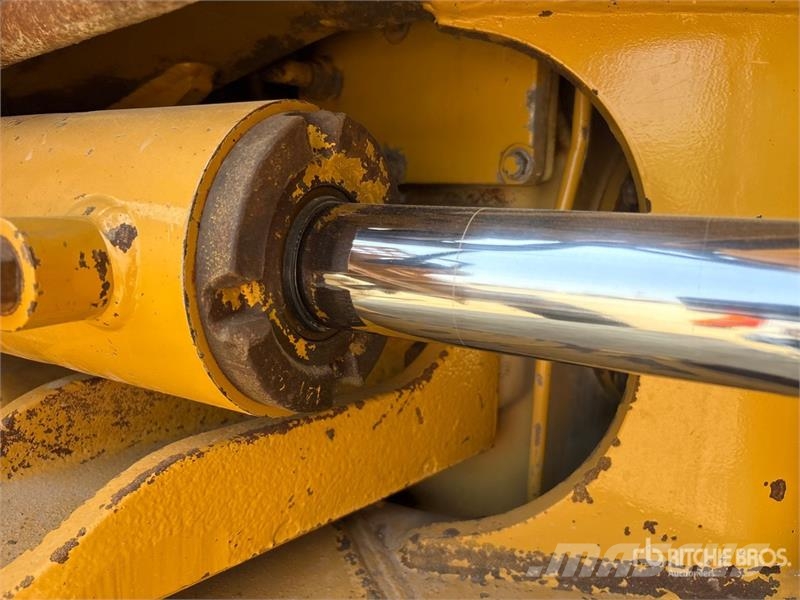 CAT 740B 연결식 홀러