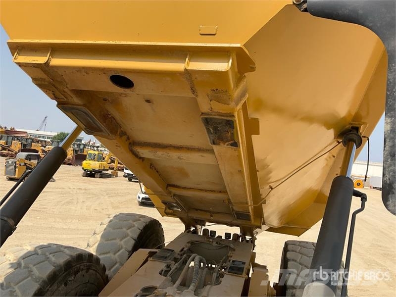 CAT 745C Dumper - Knickgelenk