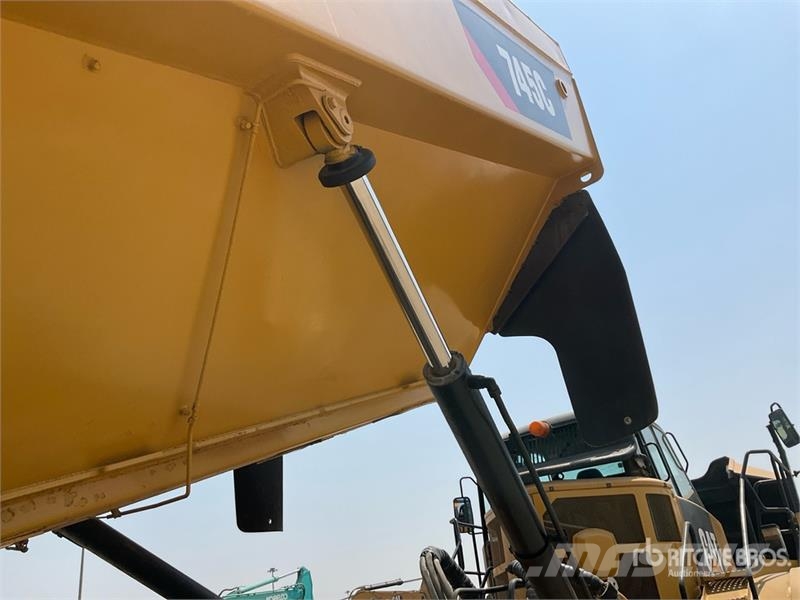 CAT 745C Dumper - Knickgelenk