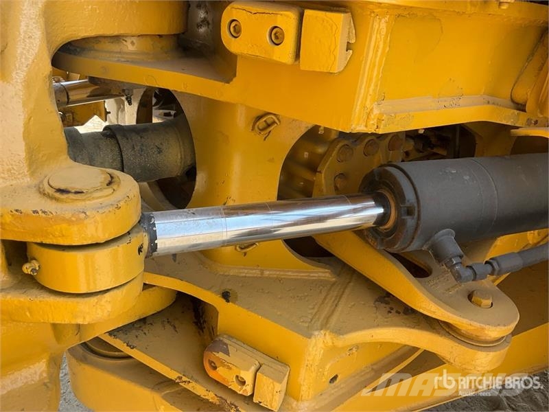 CAT 745C Dumper - Knickgelenk