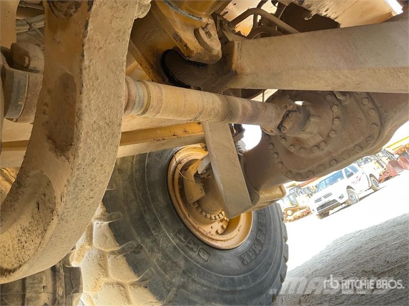 CAT 745C Dumper - Knickgelenk