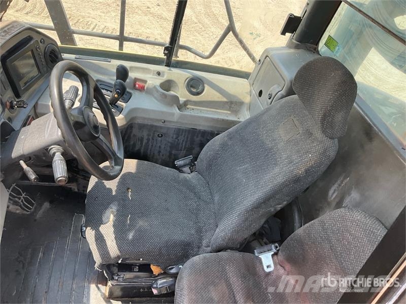 CAT 745C Dumper - Knickgelenk