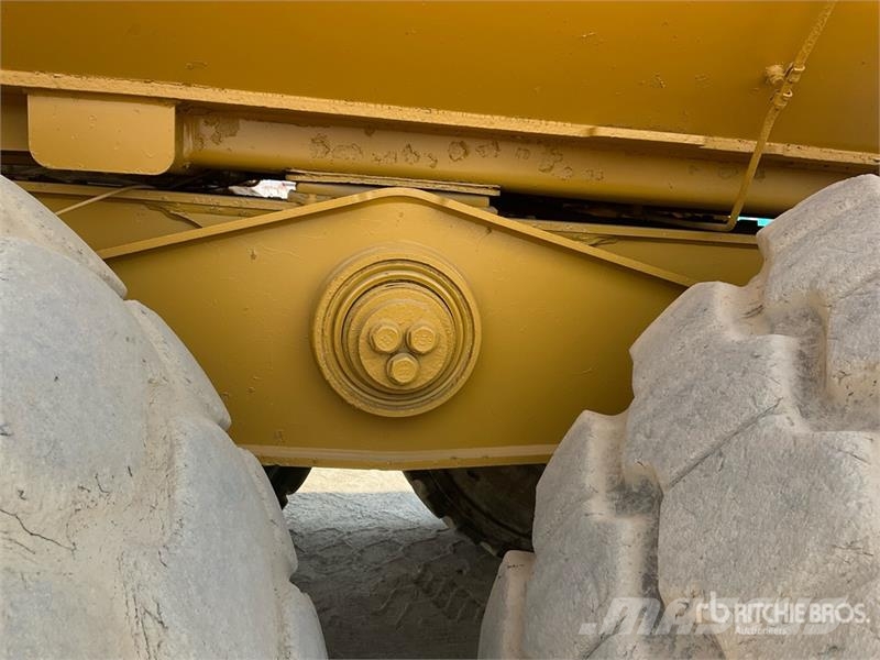 CAT 745C Dumper - Knickgelenk