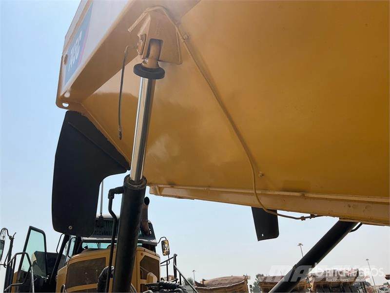 CAT 745C Dumper - Knickgelenk