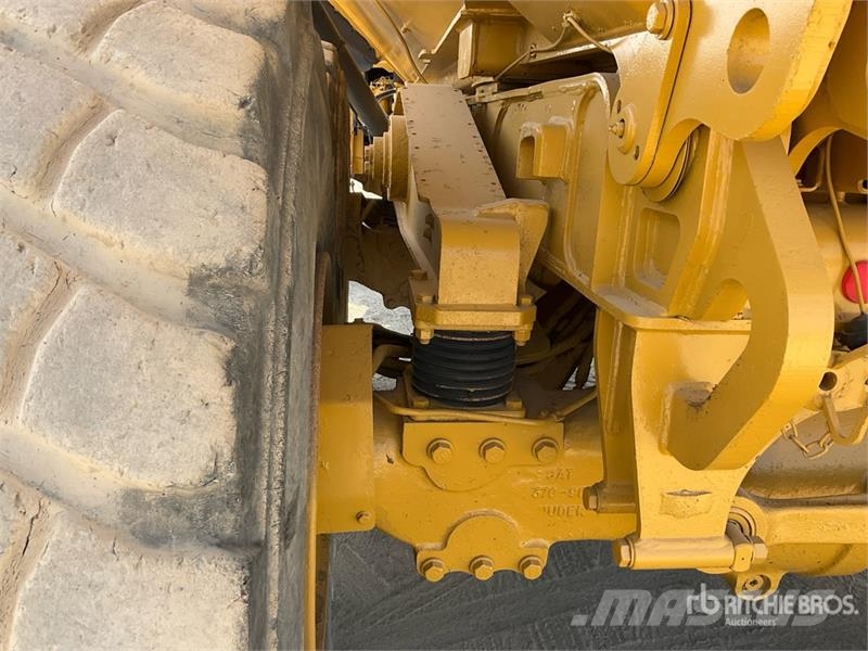 CAT 745C Dumper - Knickgelenk
