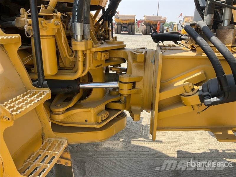 CAT 745C Dumper - Knickgelenk