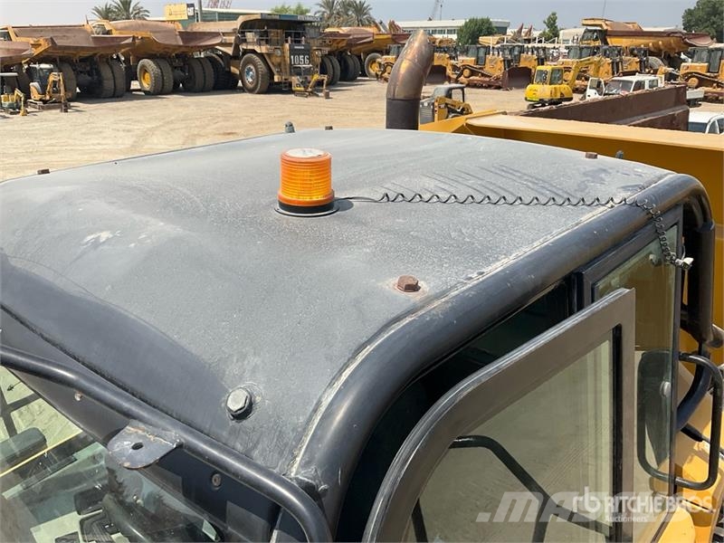 CAT 745C Dumper - Knickgelenk