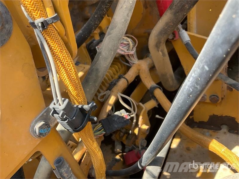 CAT 745C Dumper - Knickgelenk