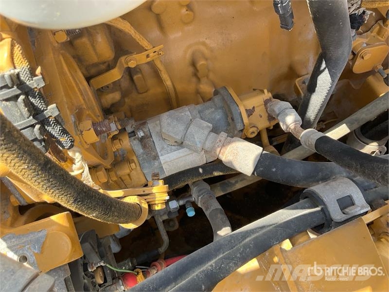 CAT 745C Dumper - Knickgelenk