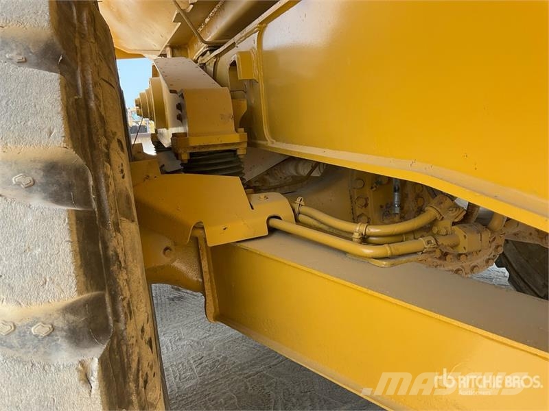 CAT 745C Dumper - Knickgelenk