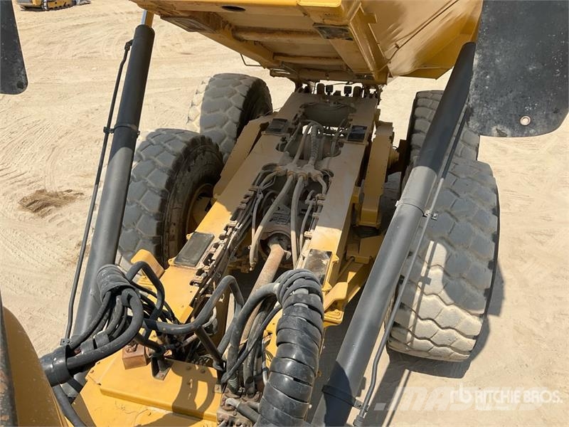 CAT 745C Dumper - Knickgelenk