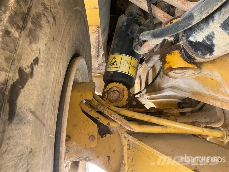 CAT 745C Dumper - Knickgelenk