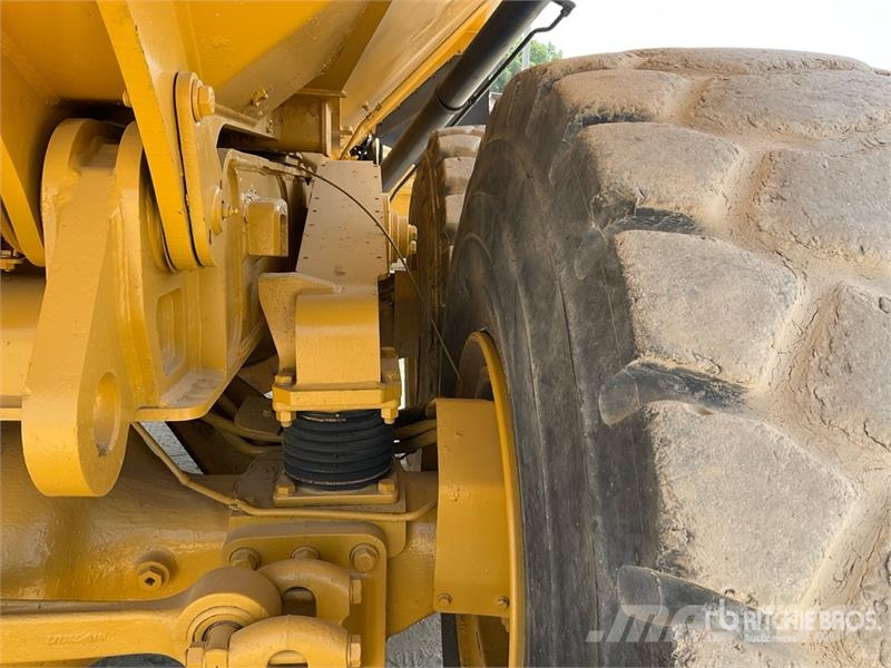 CAT 745C Dumper - Knickgelenk