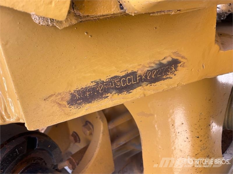 CAT 745C Dumper - Knickgelenk