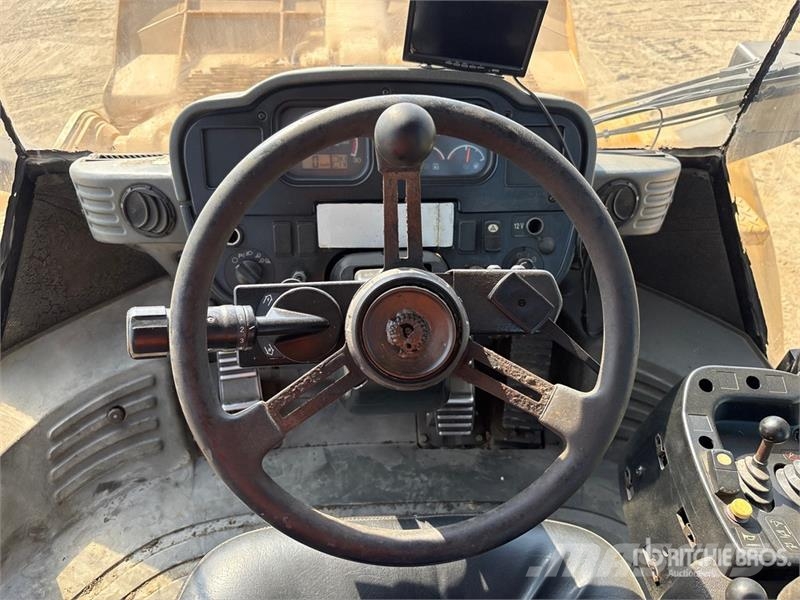 CAT 966H Wheel Loader Wheel loaders