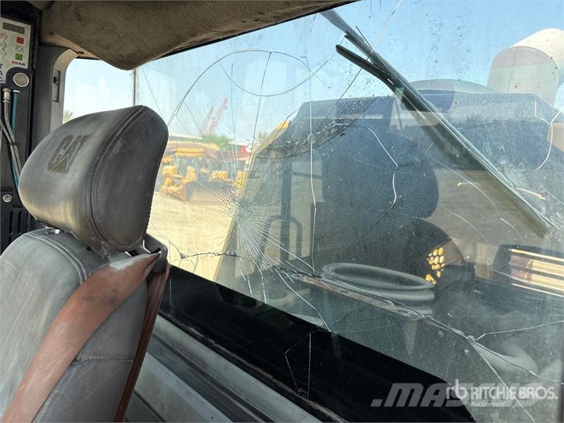 CAT 966K Wheel Loader Gumikerekes homlokrakodók