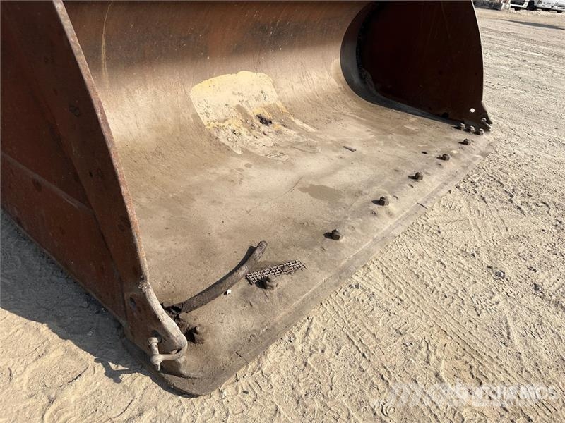 CAT 966K Wheel Loader Gumikerekes homlokrakodók