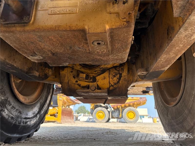 CAT 966K Wheel Loader Gumikerekes homlokrakodók