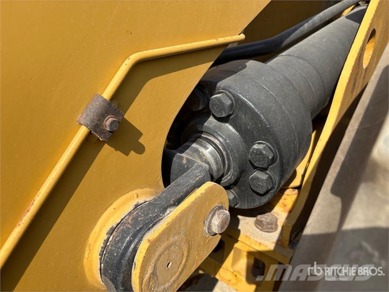 CAT 966K Wheel Loader Gumikerekes homlokrakodók