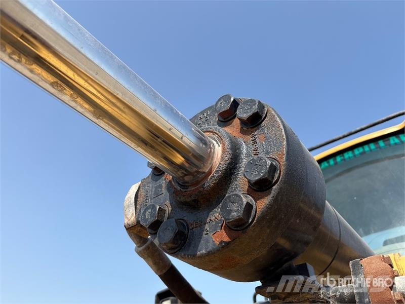 CAT 966K Wheel Loader Gumikerekes homlokrakodók