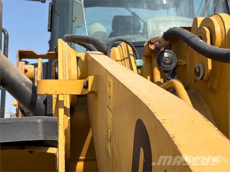 CAT 966K Wheel Loader Gumikerekes homlokrakodók